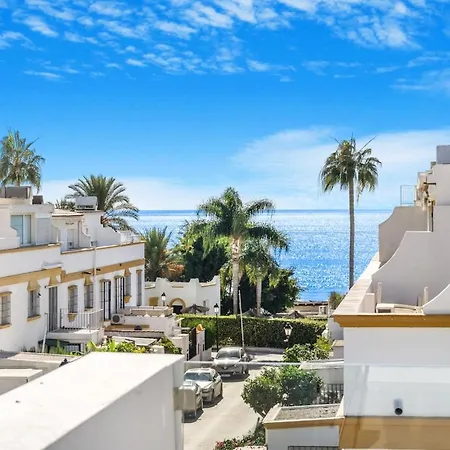 Apartment A Bright Townhouse In The Marbellamar Residential Development *