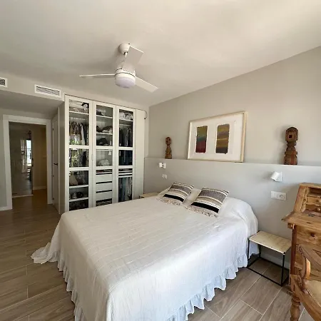 Apartment A Bright Townhouse In The Marbellamar Residential Development