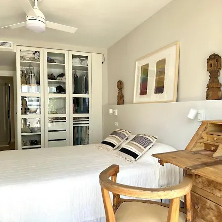 A Bright Townhouse In The Marbellamar Residential Development