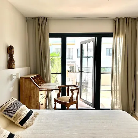 Apartment A Bright Townhouse In The Marbellamar Residential Development