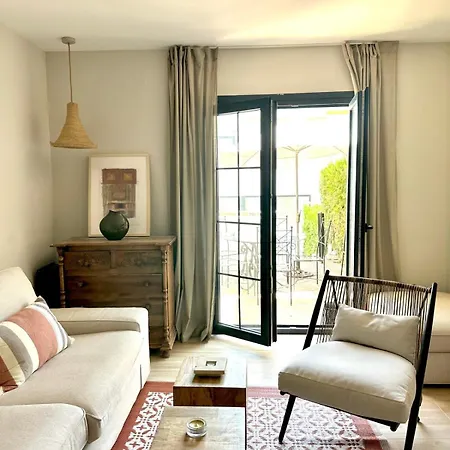A Bright Townhouse In The Marbellamar Residential Development *